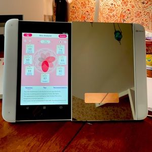 HiMirror Slide: with skin analyzer and LED lights
